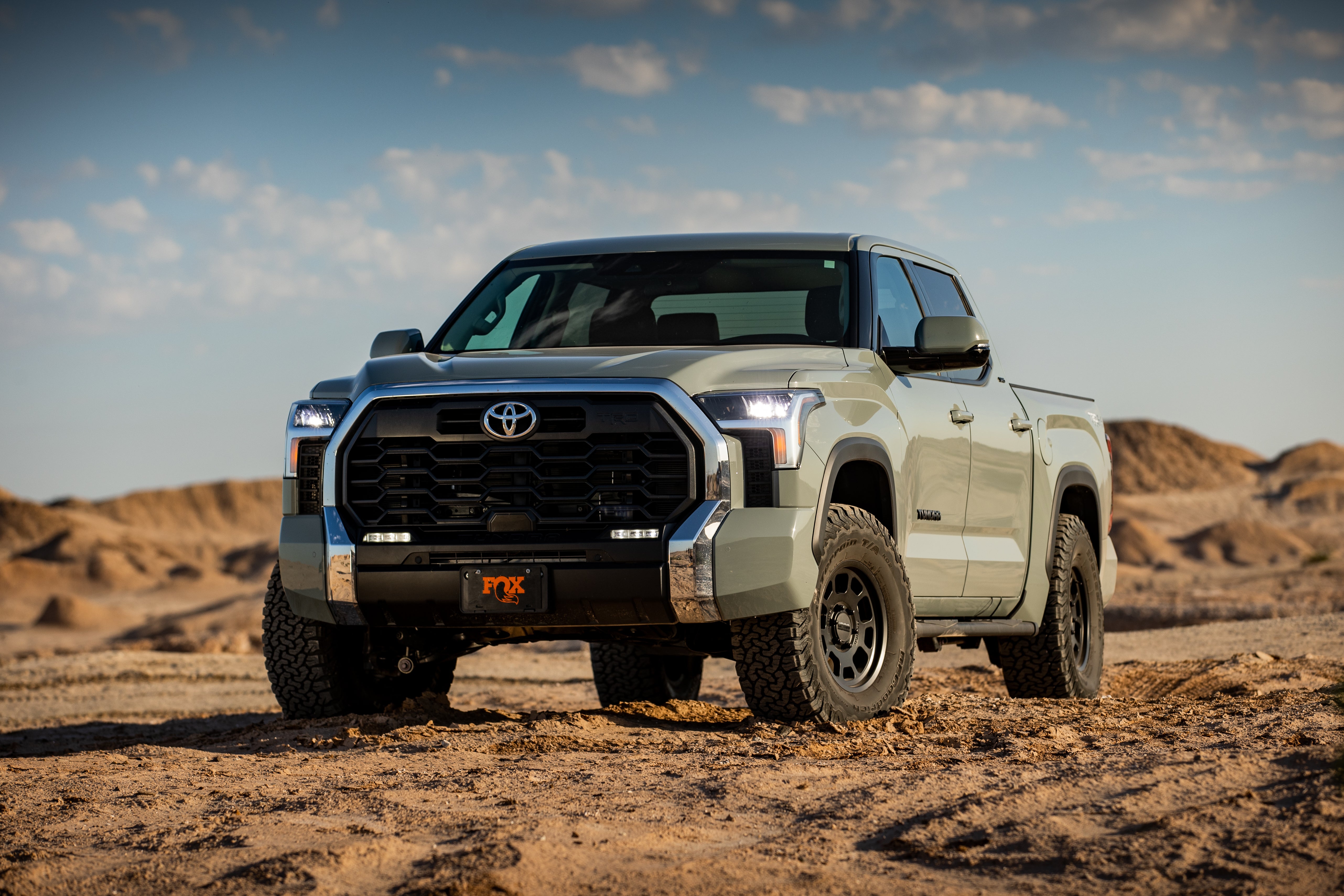 '22-24 TOYOTA TUNDRA FOX 3.0 FACTORY RACE RR COILOVERS & REAR SHOCKS (0-1" LIFT) Display on vehicle