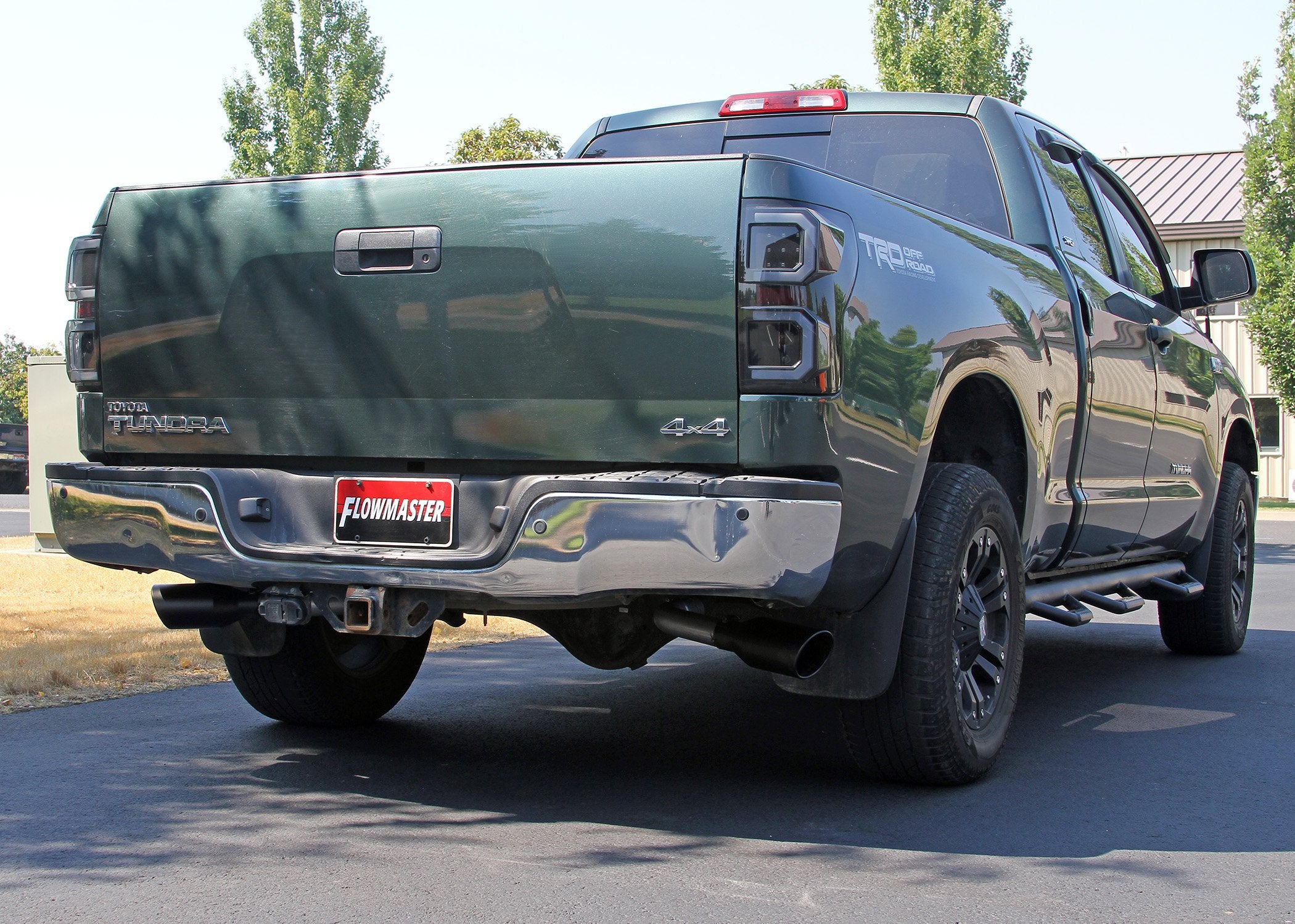 2007-2009 Toyota Tundra 5.7L V8 FLOWMASTER FLOWFX CAT-BACK EXHAUST SYSTEM Display on Vehicle
