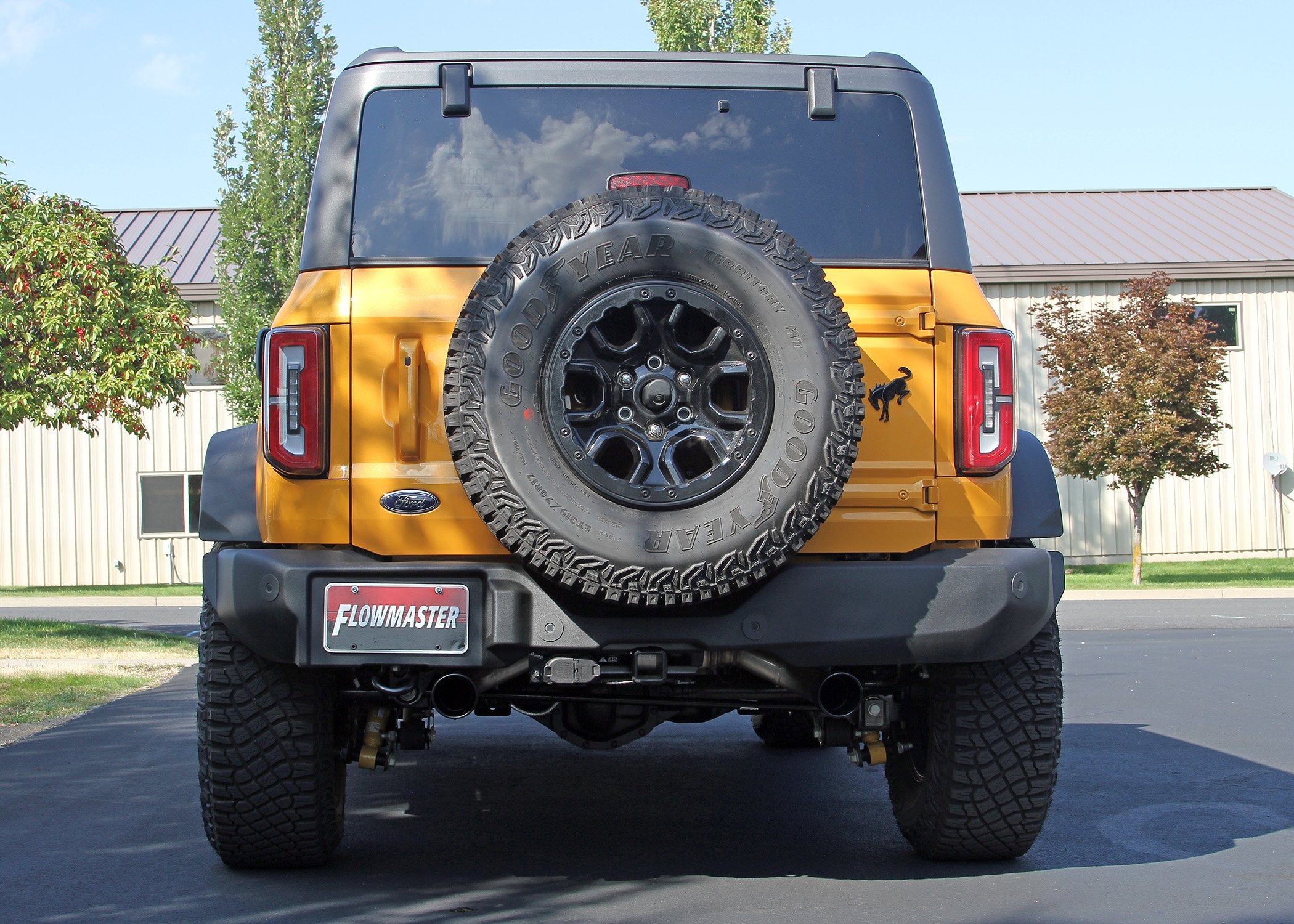 2021-2023 Ford Bronco 2.3/2.7L FLOWMASTER FLOWFX CAT-BACK EXHAUST SYSTEM Display on Vehicle