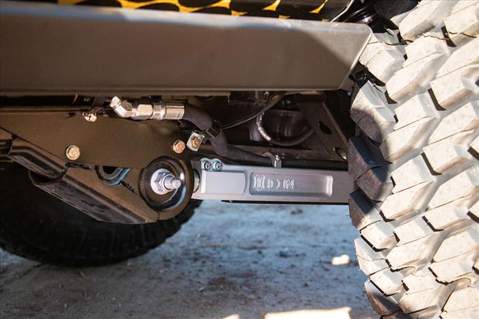 NON-SASQ 3-4" LIFT STAGE 8 SUSPENSION SYSTEM BILLET HEAVY RATE SPRINGS