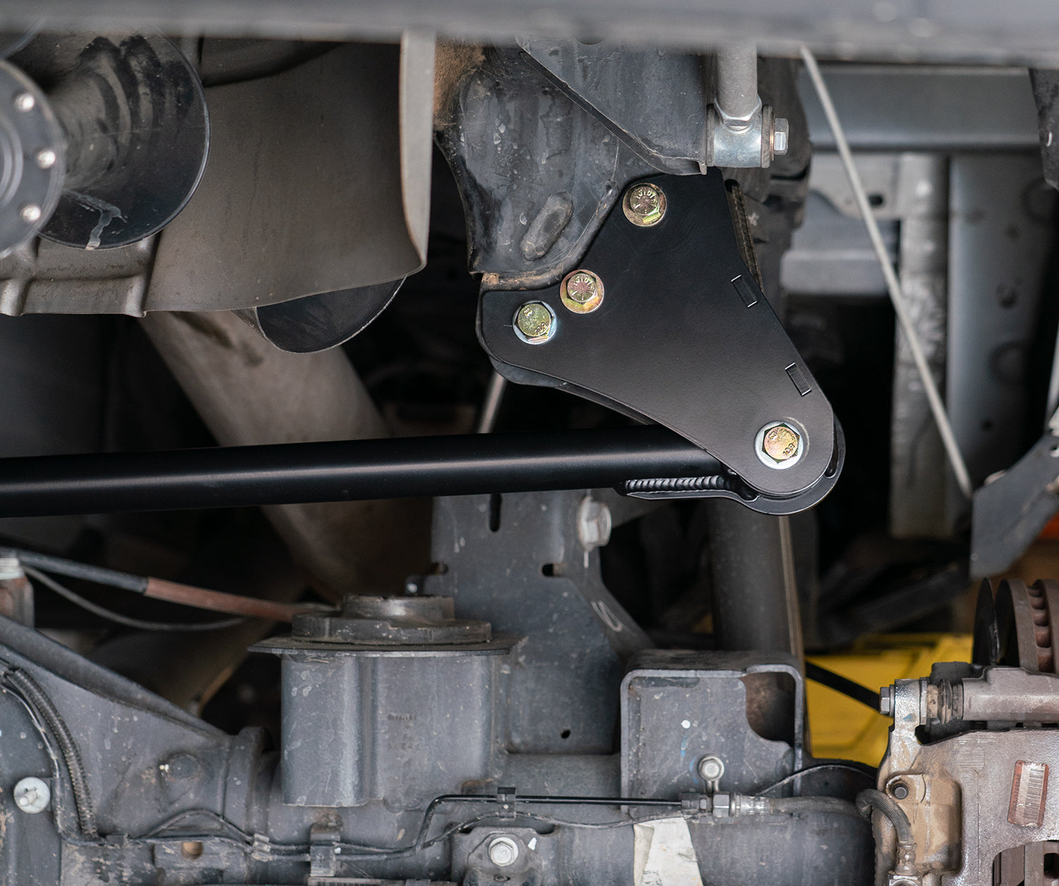 CARLI | 14-24 RAM 2500/Power Wagon EXTENDED REAR TRACK BAR Front View
