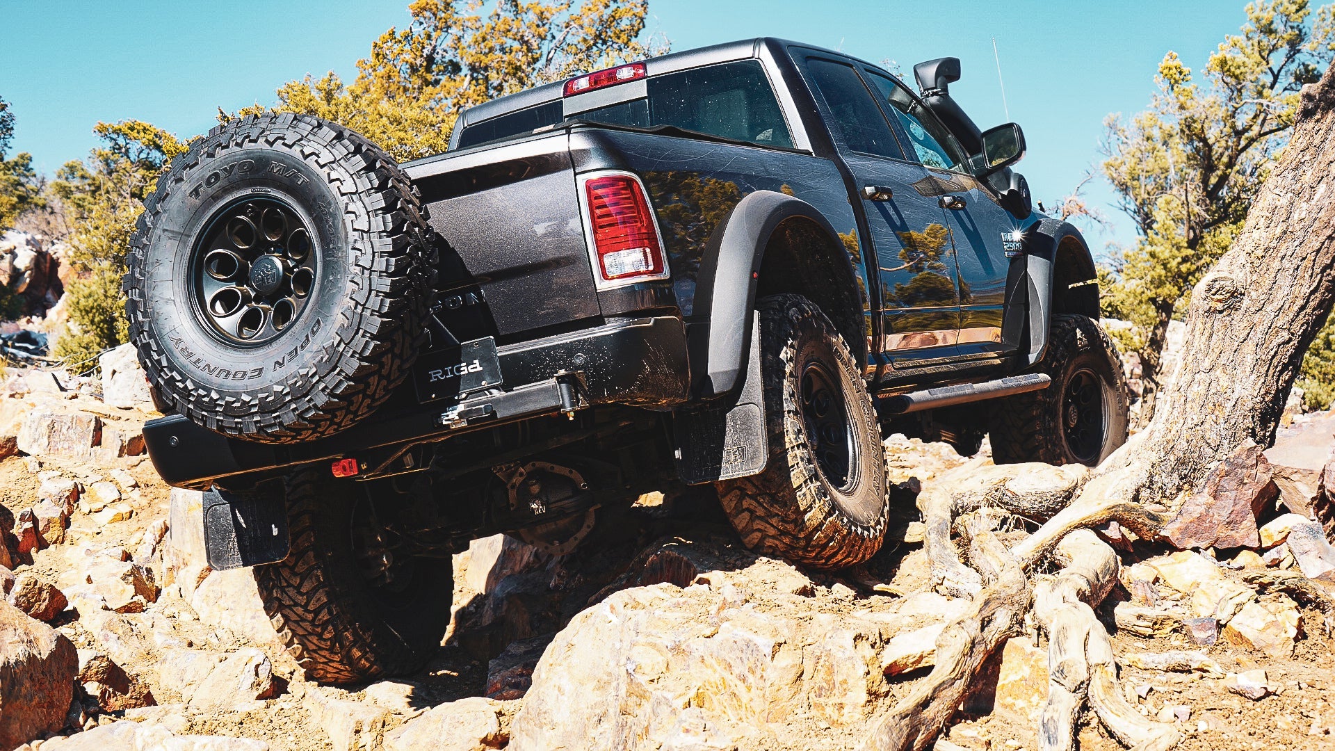 UltraSwing Mega-Fit Spare Tire Hitch Mount | RiGd Supply Front View