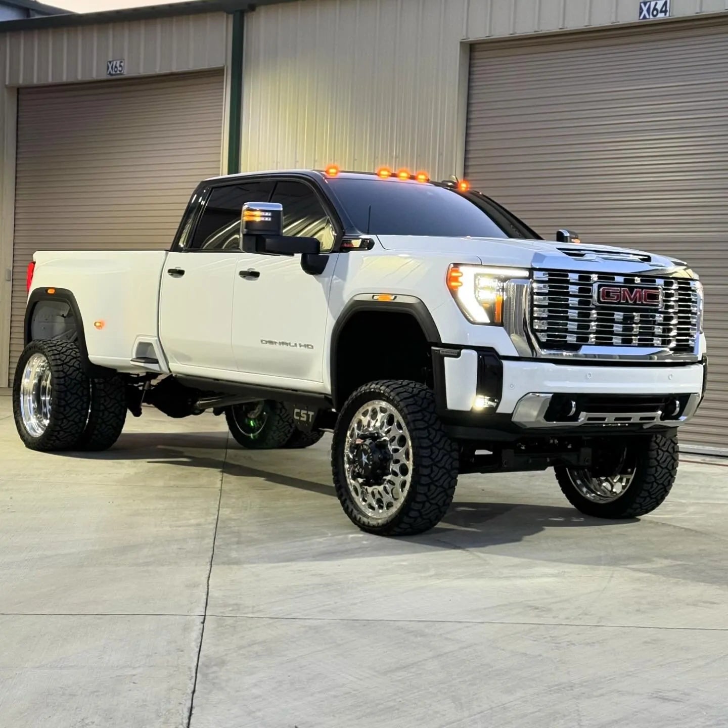 CST 20-25 GM 2500 / 3500 4wd Diesel | 10″ Stage 3 Suspension System