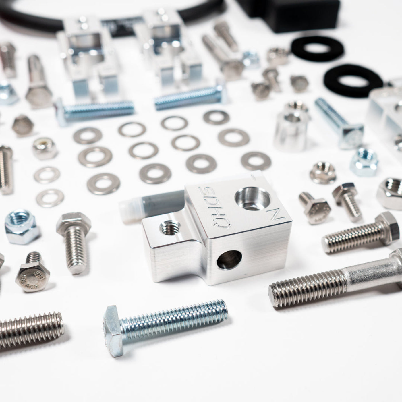 '19-24 RAM 2500/3500 Complete Billet Battery Terminal and Distribution Kit display of included parts and hardware