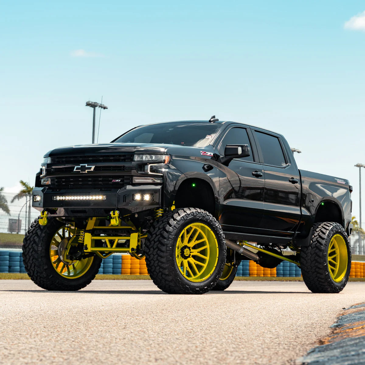 2019-2021 CHEVROLET SILVERADO 1500 OCTANE WINCH BUMPER Front View