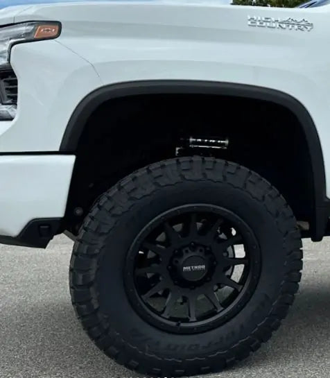 2011+ GM 2500/3500HD King-Series Leveling Kits | Stage 3 Suspension System w/ King 2.5 Remote Res. Shocks