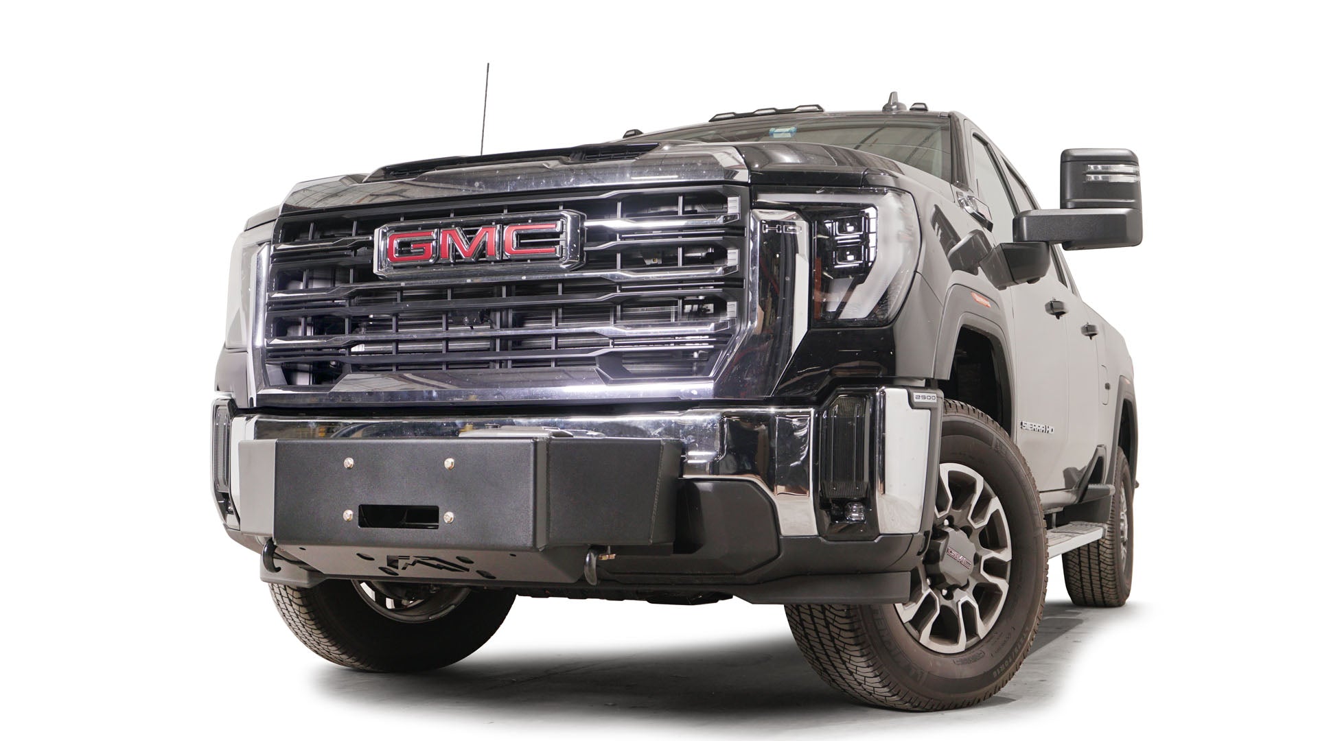 '24+ GMC 2500/3500 Winch Mount Display on vehicle