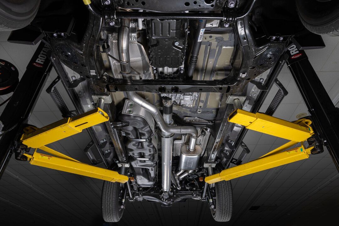 Flowmaster Flow FX Cat-back Exhaust System Display on Vehicle