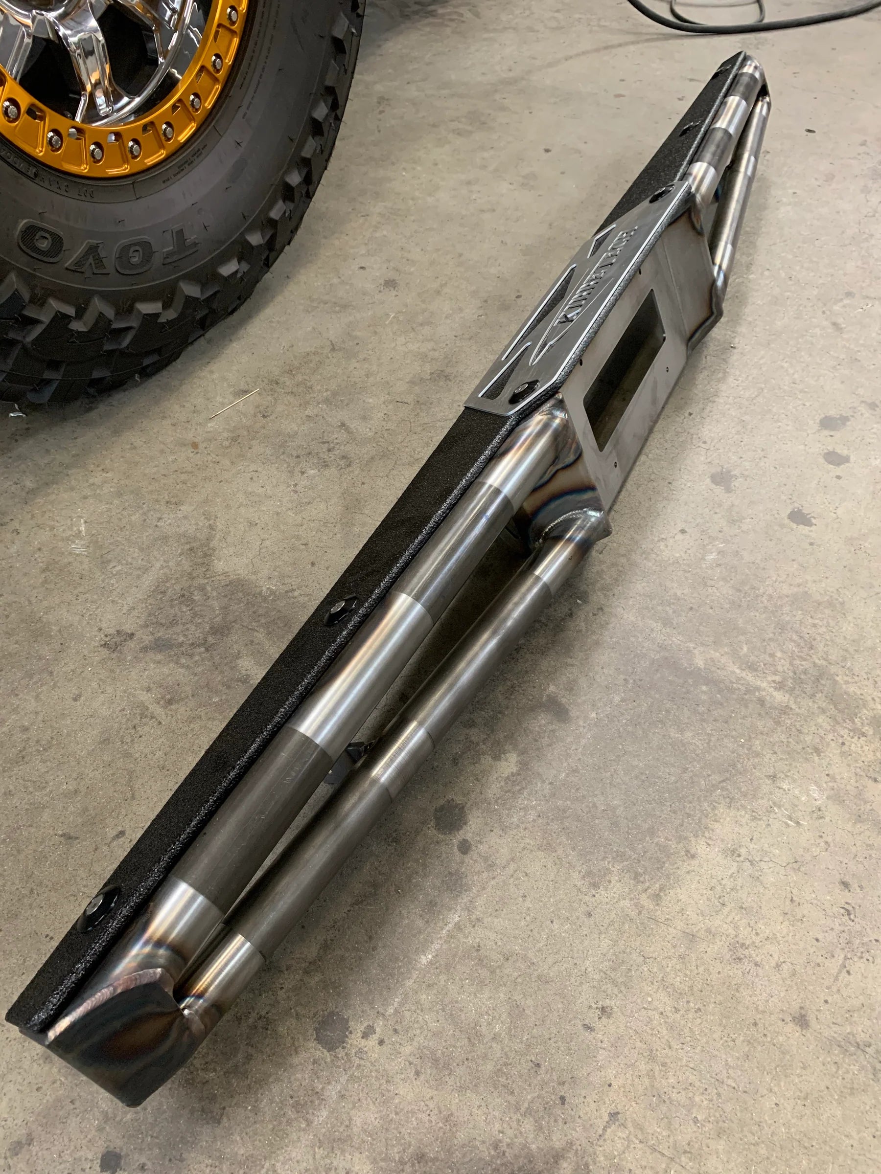 CHEVROLET/GMC 1500 REAR BUMPER 2007-2018 Front View