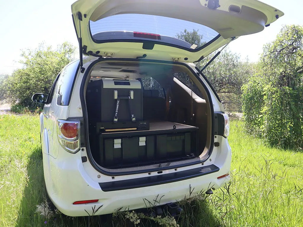 Front Runner 4 Wolf Pack Pro Storage System / Asymmetric Front View