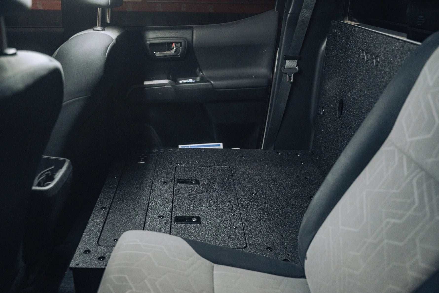 '05-23 Toyota Tacoma Double Cab Goose Gear 2nd Row Seat Delete