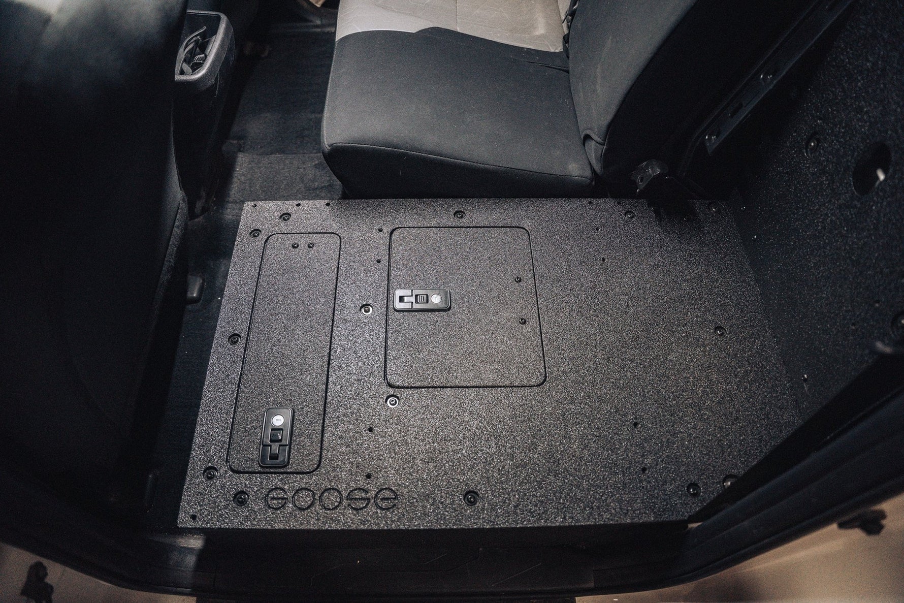 '05-23 Toyota Tacoma Double Cab Goose Gear 2nd Row Seat Delete