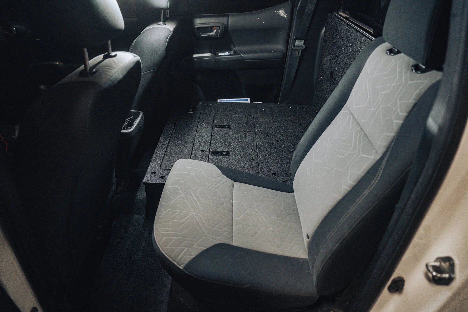 '05-23 Toyota Tacoma Double Cab Goose Gear 2nd Row Seat Delete