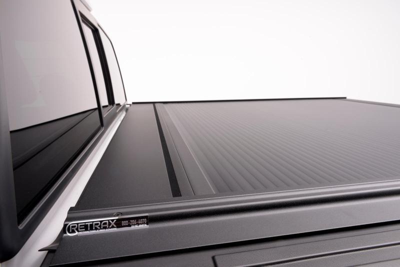 07-14 Chevy/GM 2500/3500 RetraxONE MX Series Bed Cover Retrax (side view)