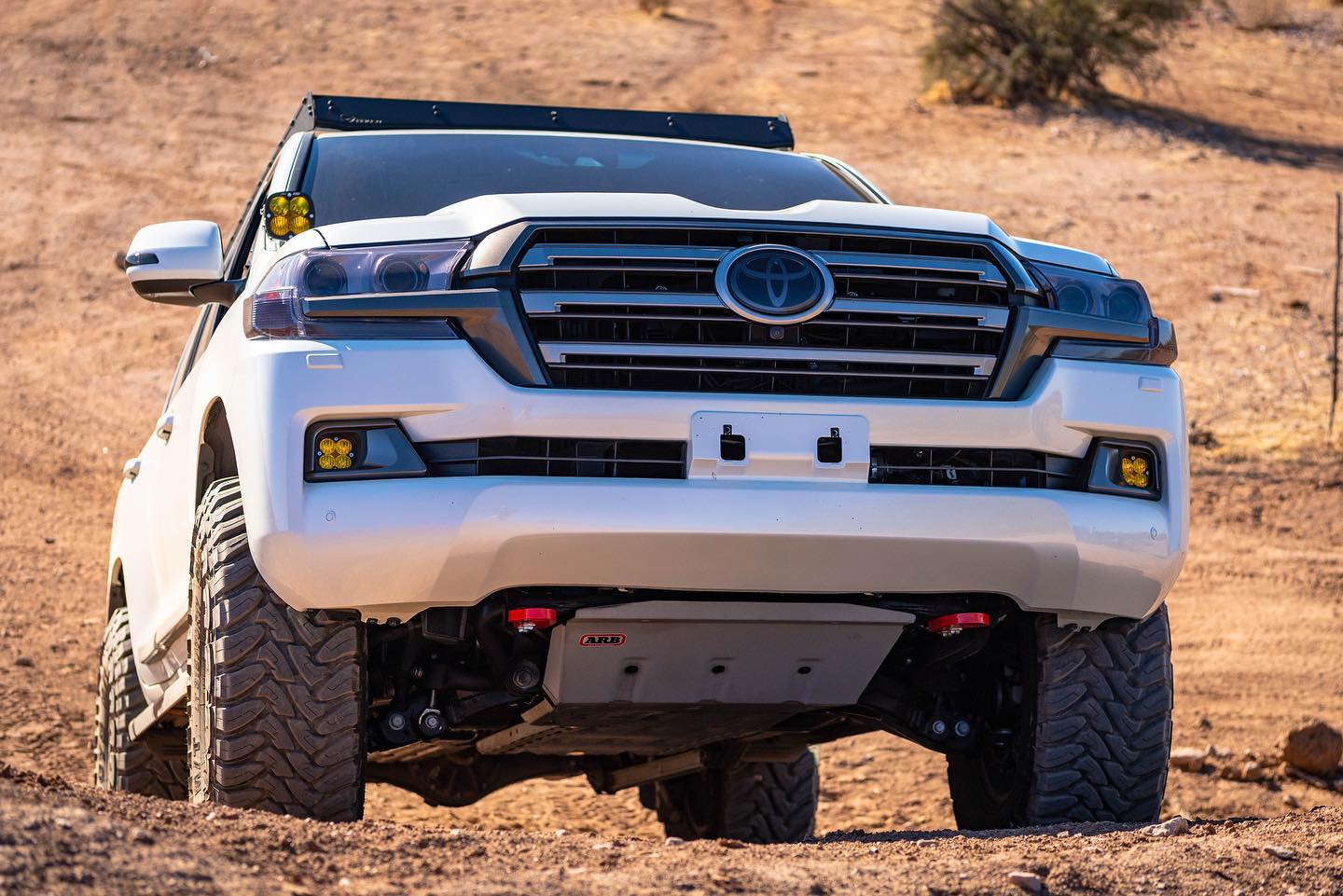 '08-21 Toyota Land Cruiser 200 Series ARB Recovery Point Bumper ARB display on Vehicle