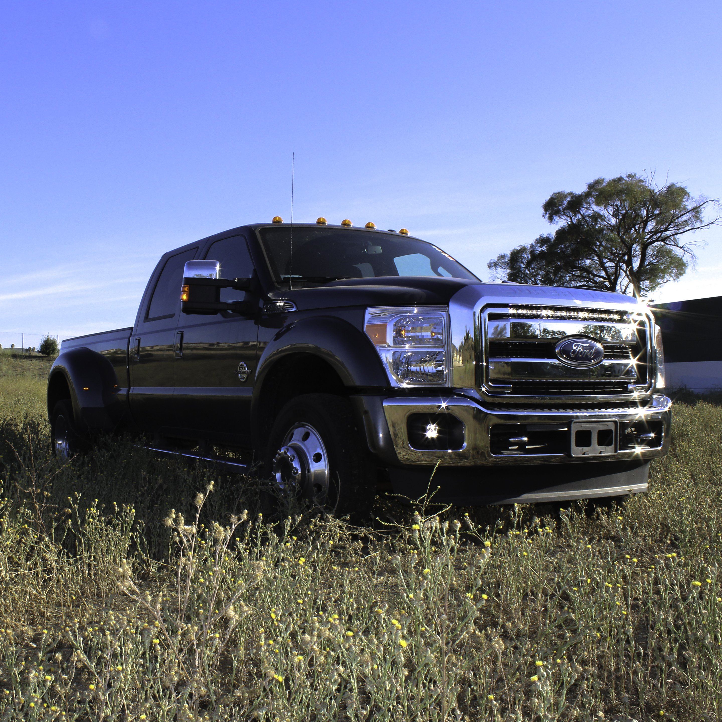 '11-16 Ford Super Duty 30" S8 Light Bar Grille Mount Kit Baja Designs display on Vehicle