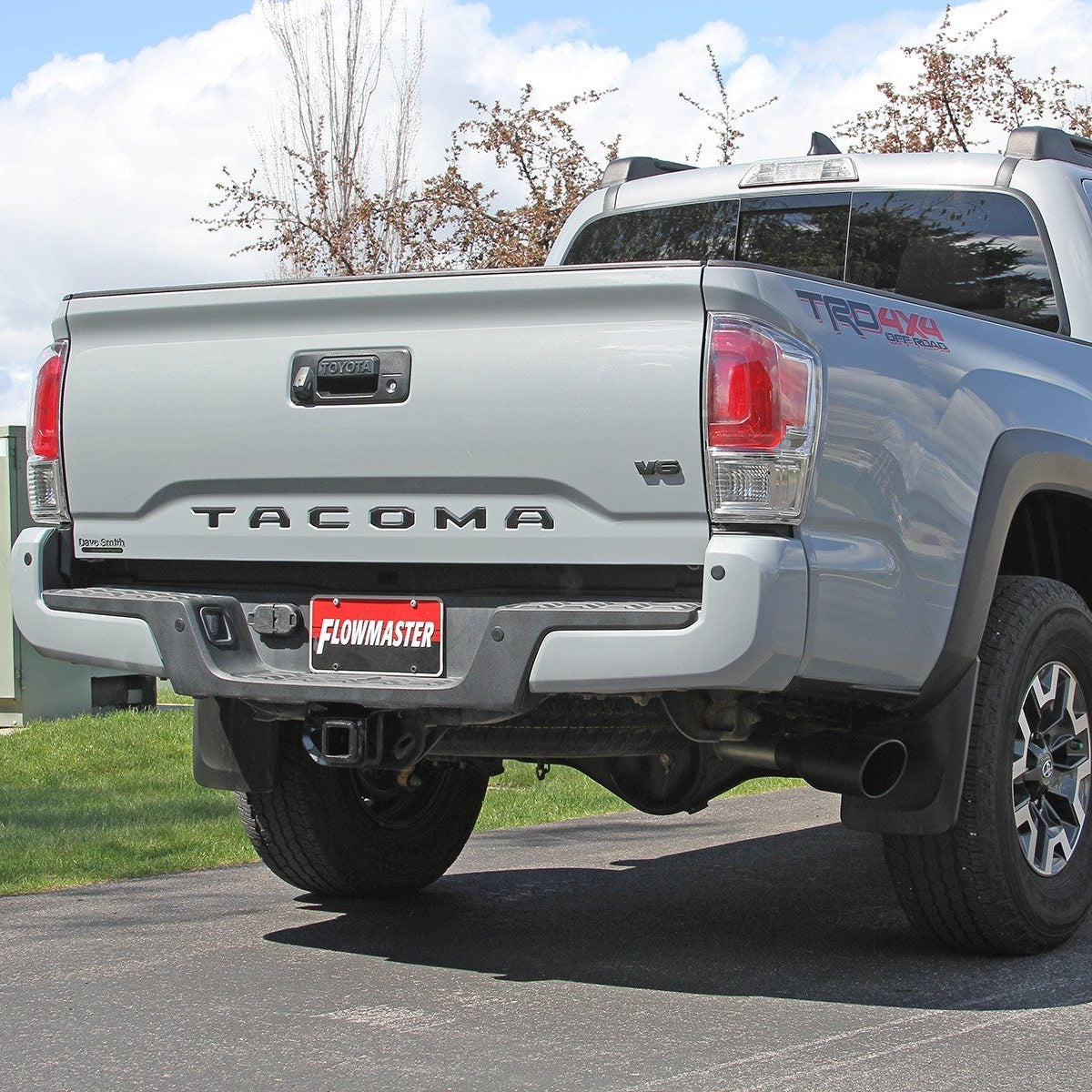 '16-23 Toyota Tacoma Flowmaster FlowFX Cat-Back Exhaust System Display on Vehicle