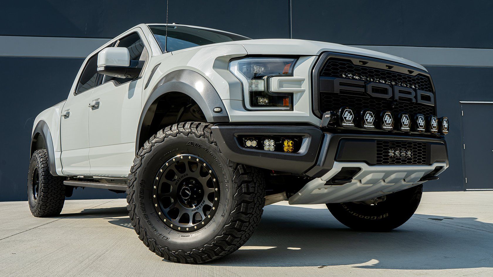 '17-20 Ford Raptor 7 XL Linkable Kit Baja Designs display on Vehicle