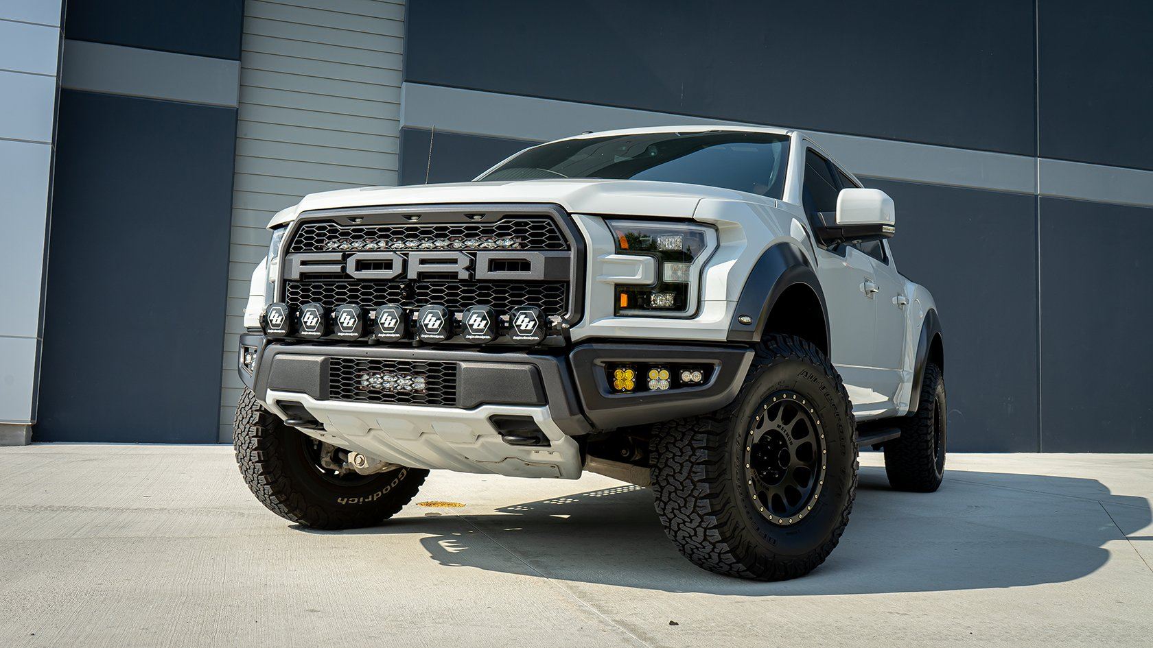 '17-20 Ford Raptor 7 XL Linkable Kit Baja Designs display on Vehicle
