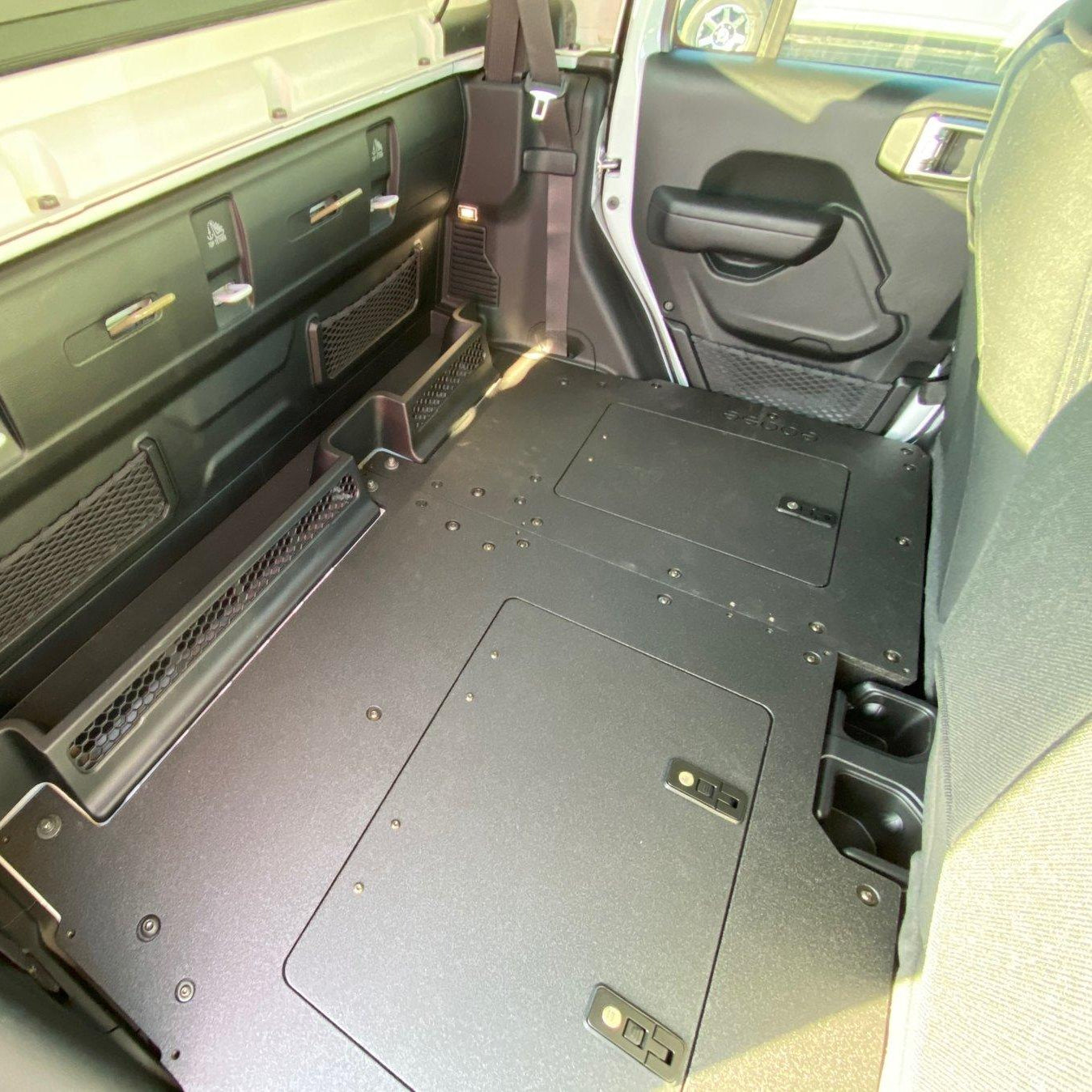 '19-23 Jeep JT 4 Door Goose Gear 2nd Row Seat Delete Plate System Display in vehicle