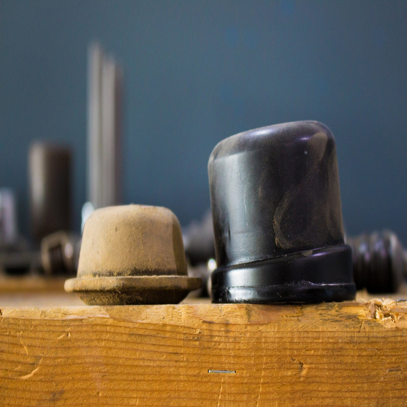 '95-04 Toyota Tacoma DuroBumps Front Bump Stops - DBF24R Close-up Stock Comparison Display