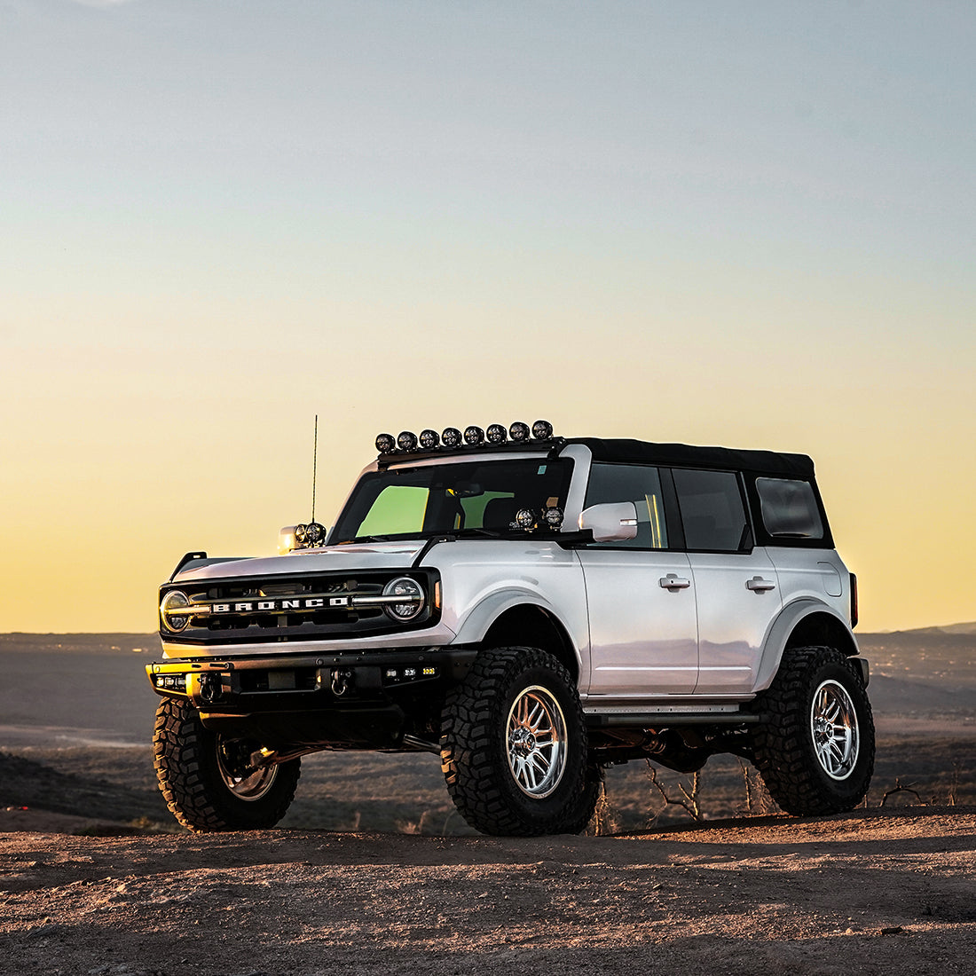 '21-23 Ford Bronco Rigid Roof Pod Mount display