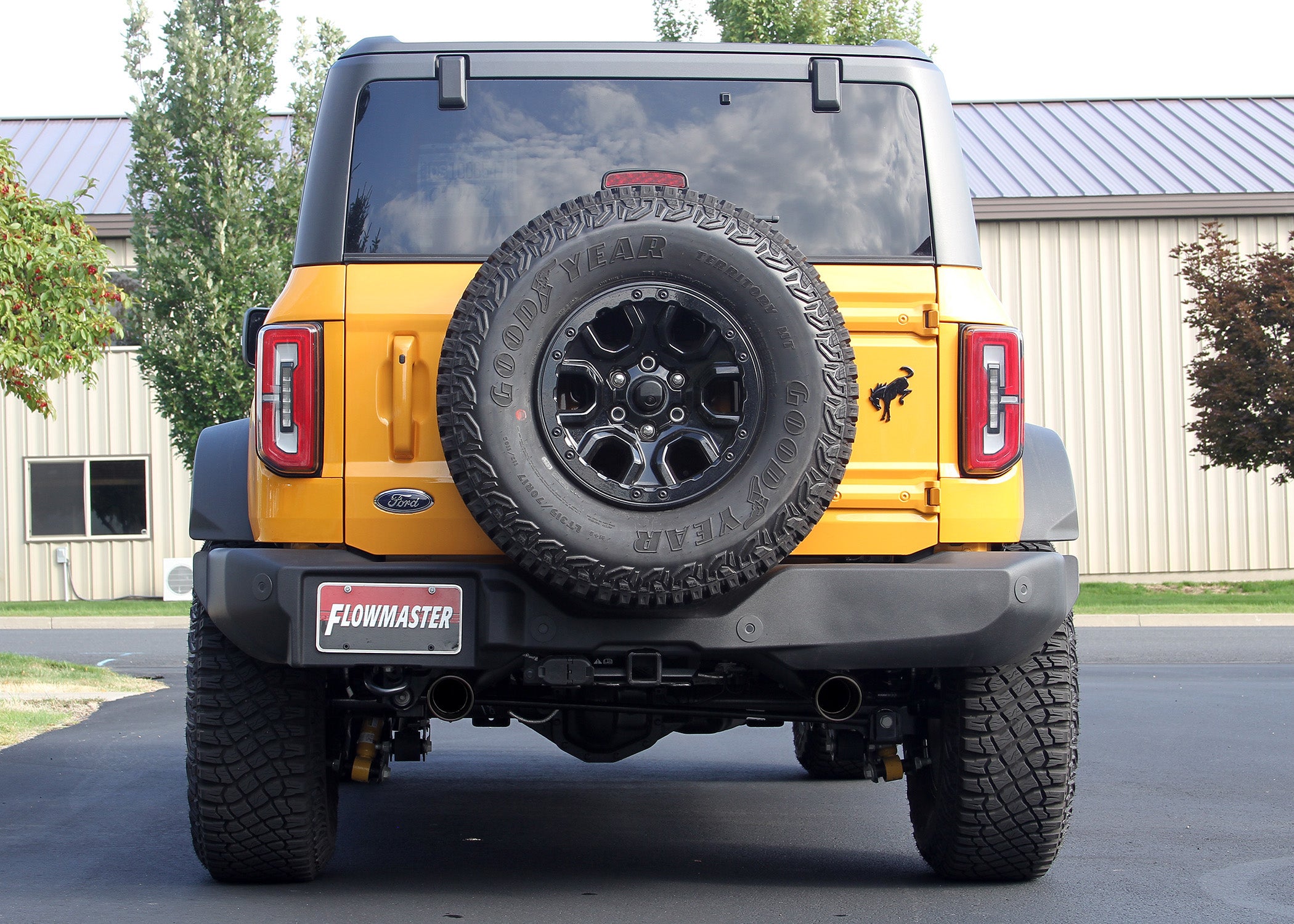 '21-23 Ford Bronco Flowmaster Outlaw Cat-Back Dual Exit Exhaust System Display on Vehicle