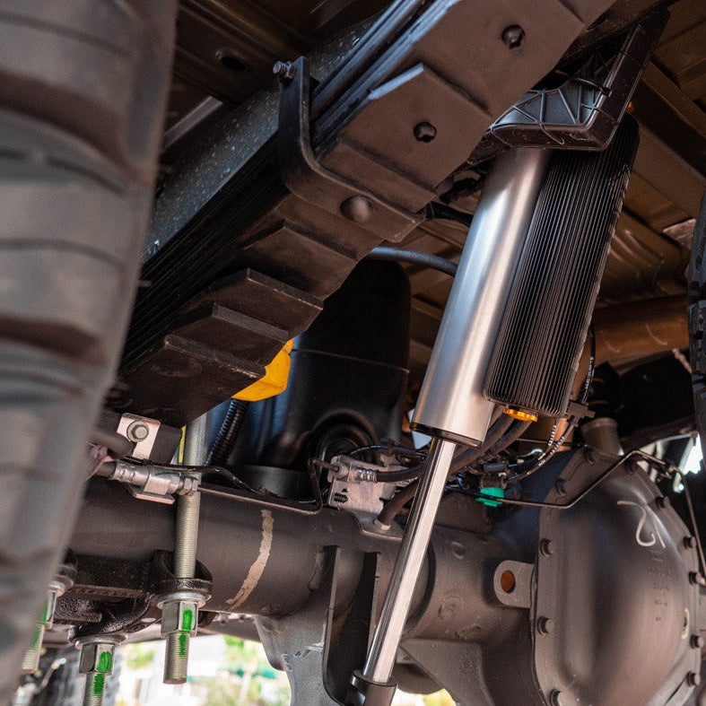 99-04 Ford Super Duty Icon 2.5 VS Finned PB CDCV Rear Shocks 3-6" Lift display