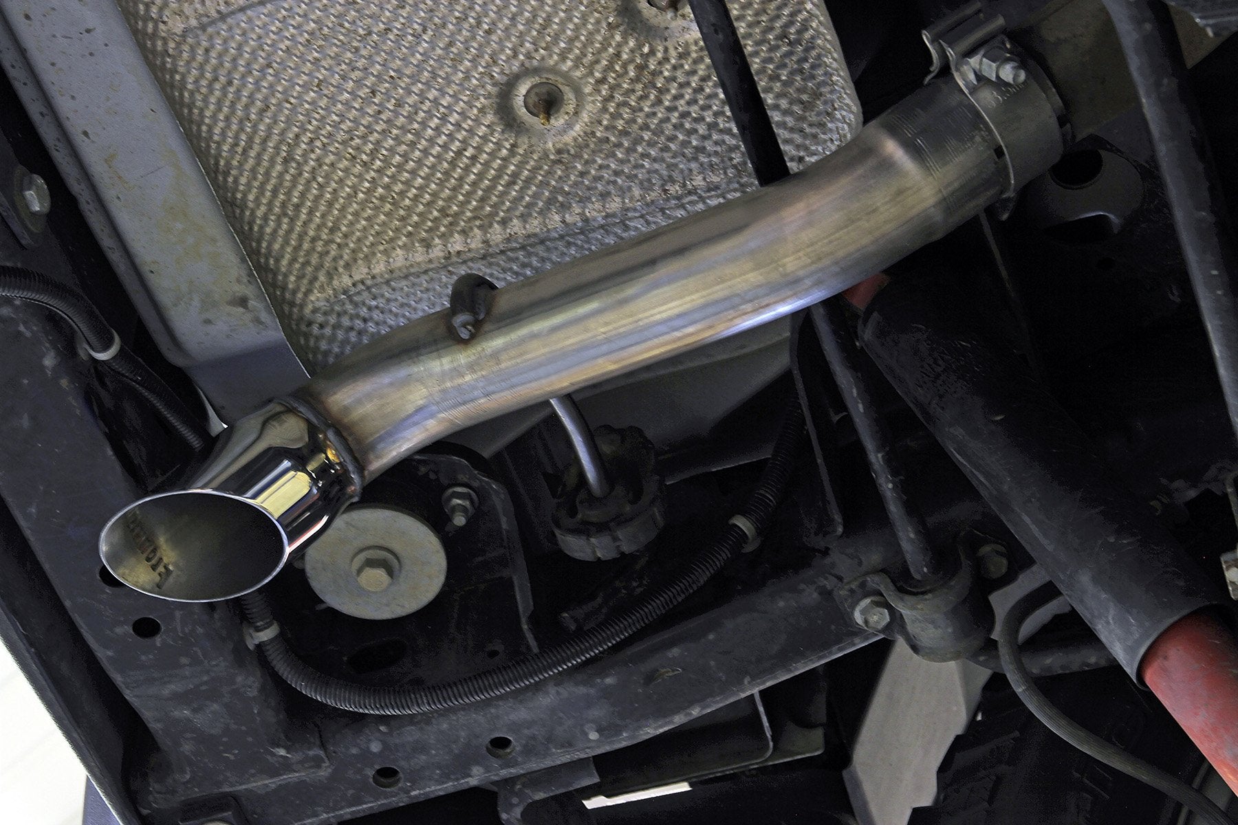 Flowmaster American Thunder Axle-Back Exhaust System Front View