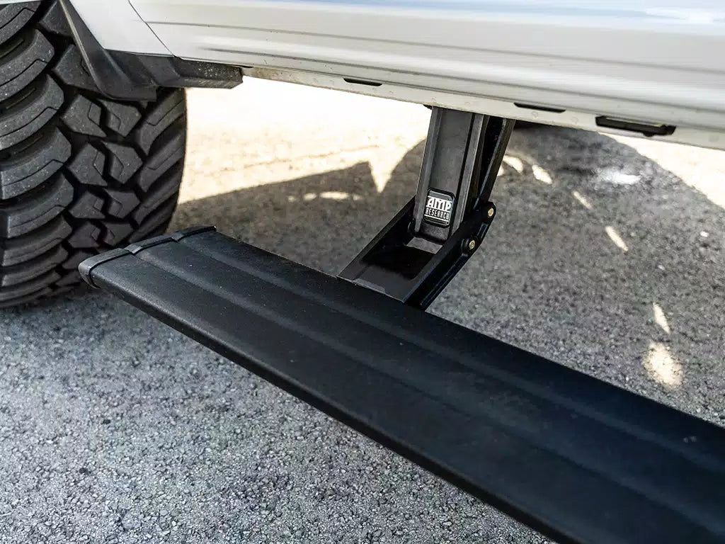 2021-2024 Ford Bronco (2-Door & 4-Door) AMP PowerStep - Smart Series