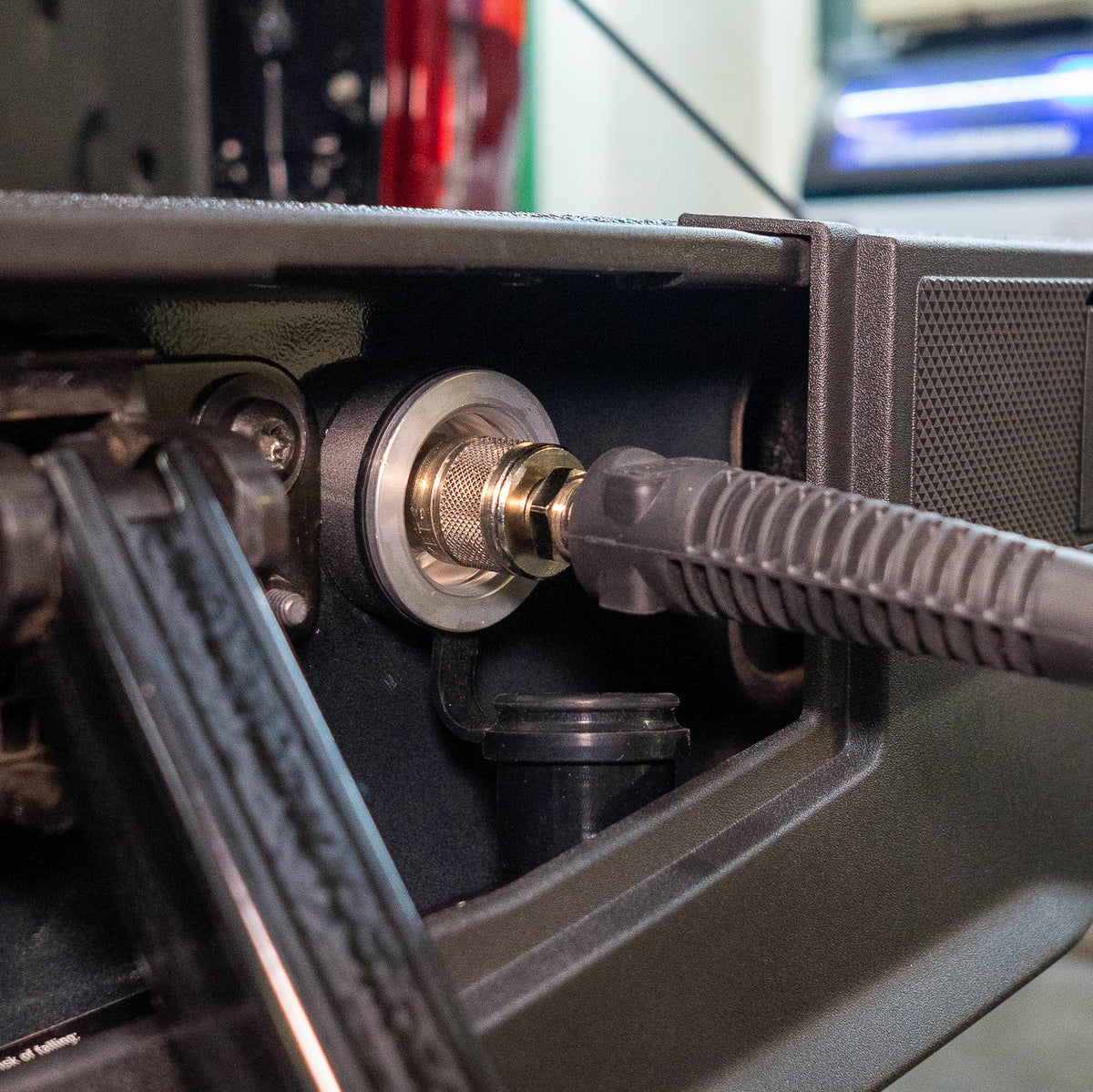 2017+ Ford Super Duty SDHQ Built Tailgate Mounted Air Chuck Kit
