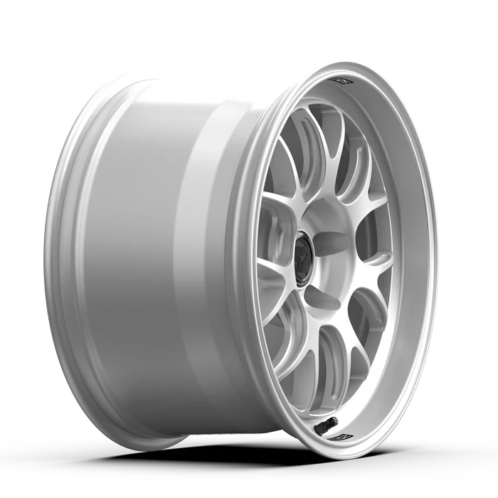 Fifteen52 Vertex RSR Wheels