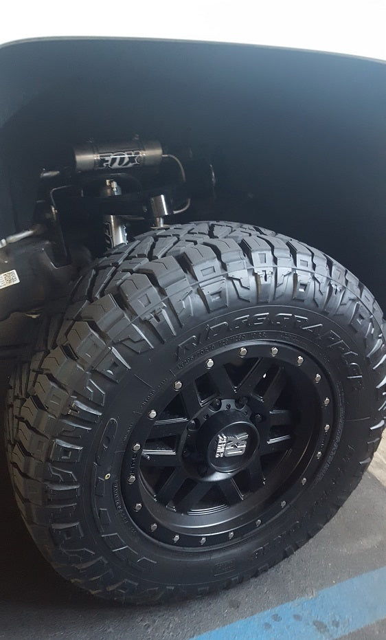 CST FOX 2.0 w/ Reservoirs for 11-19 GM 2500/3500 with LEVELING KIT