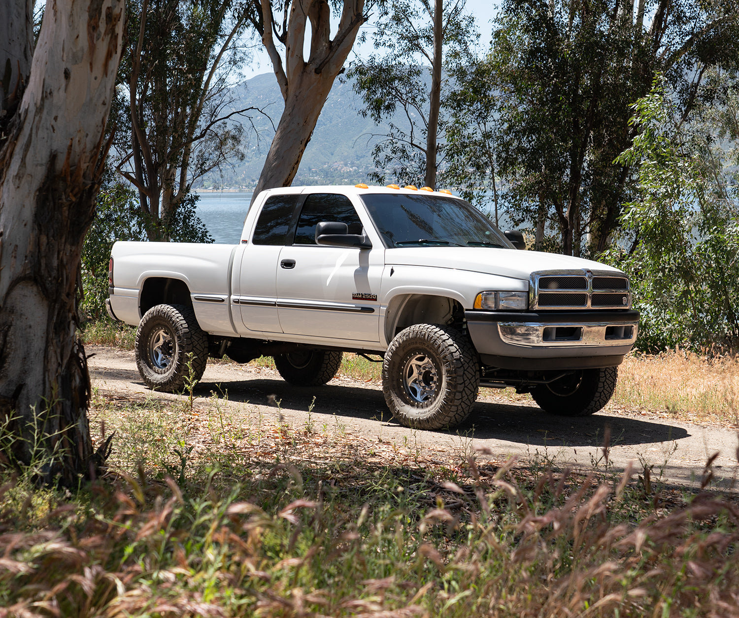 1994-2002 Ram 2500/3500 Backcountry Suspension System Display on Vehicle 