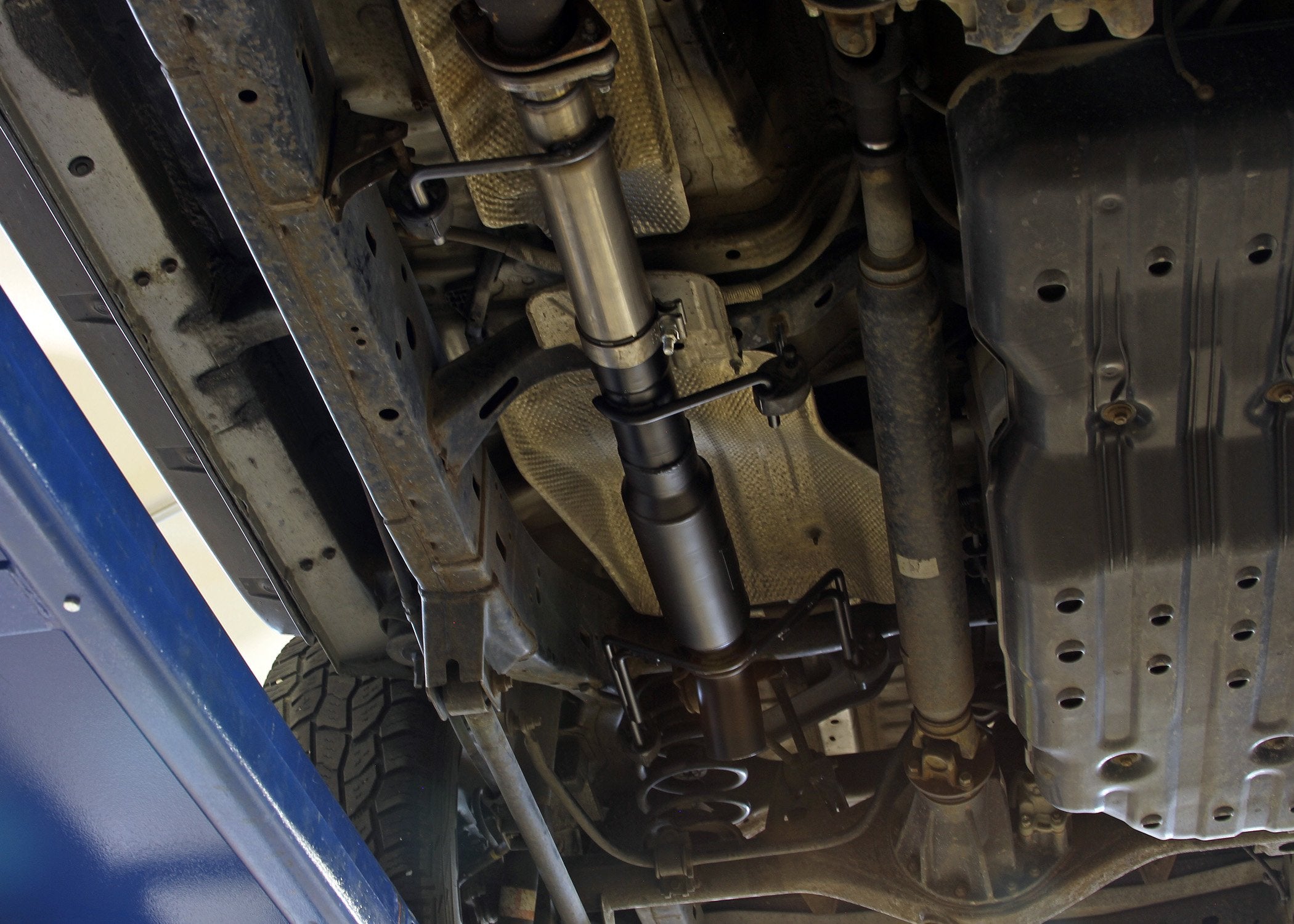 Flowmaster Outlaw Extreme Cat-Back Exhaust System Front View