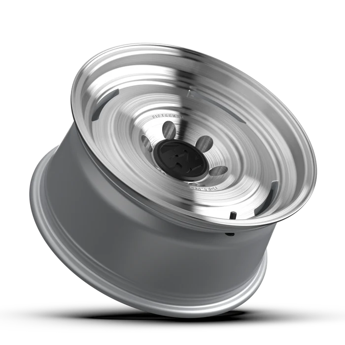 Fifteen52 Analog HD Wheels Front View Silver