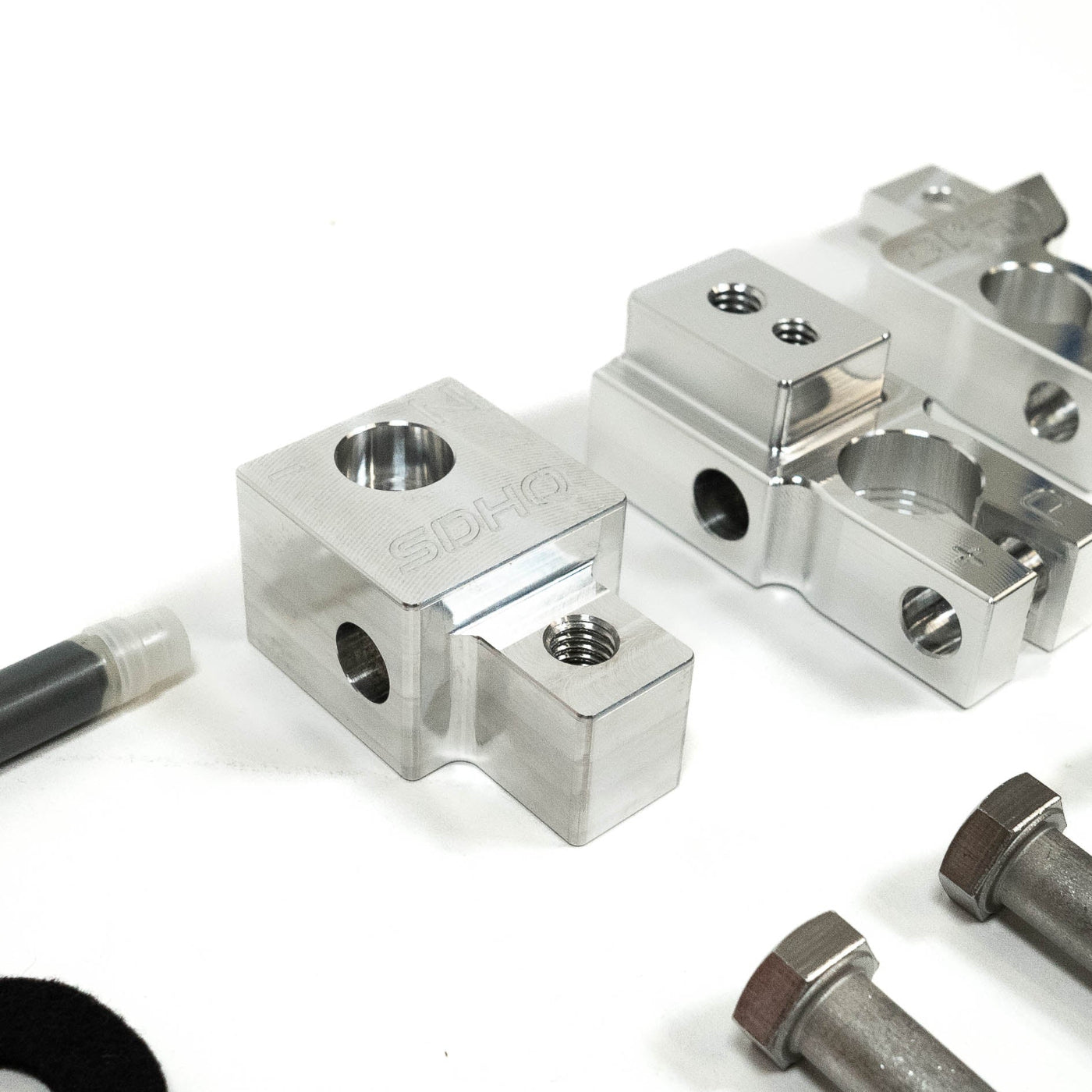 '21-25 Ford Bronco/Bronco Raptor SDHQ Built Billet Battery Terminal Kit display of included parts and hardware 