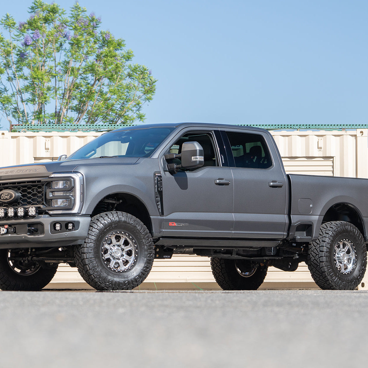 G500 Simulated Beadlock Wheel 17x8.5" 8 Lug - TechLite Ring Front View