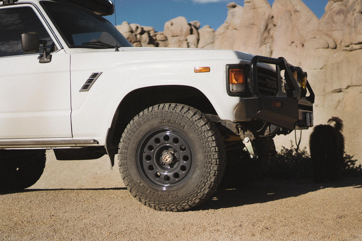 NOMAD 501UG Convoy Utility Gray Front View