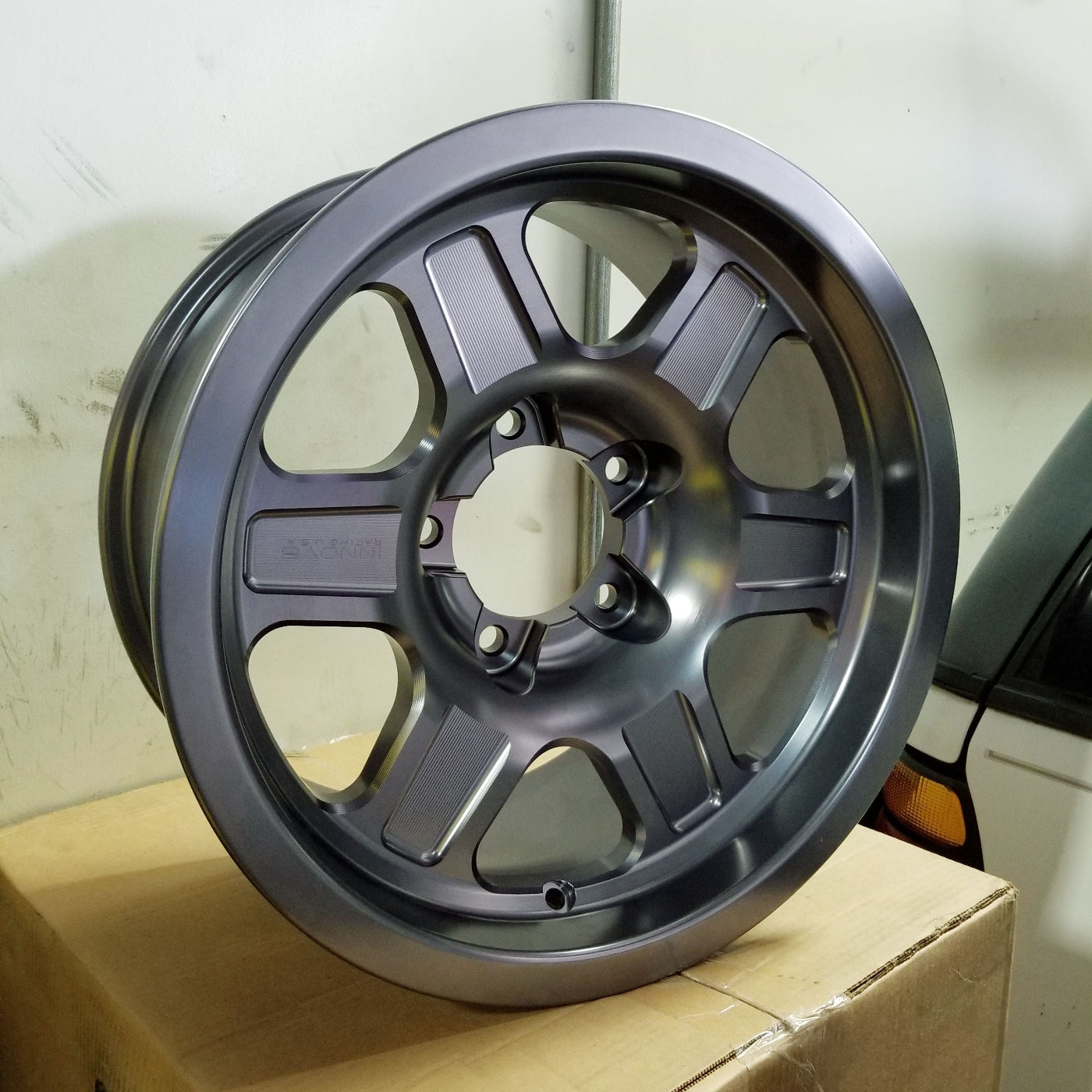 G400 Smooth Lip Wheel 20x9.0" 8 Lug Front View