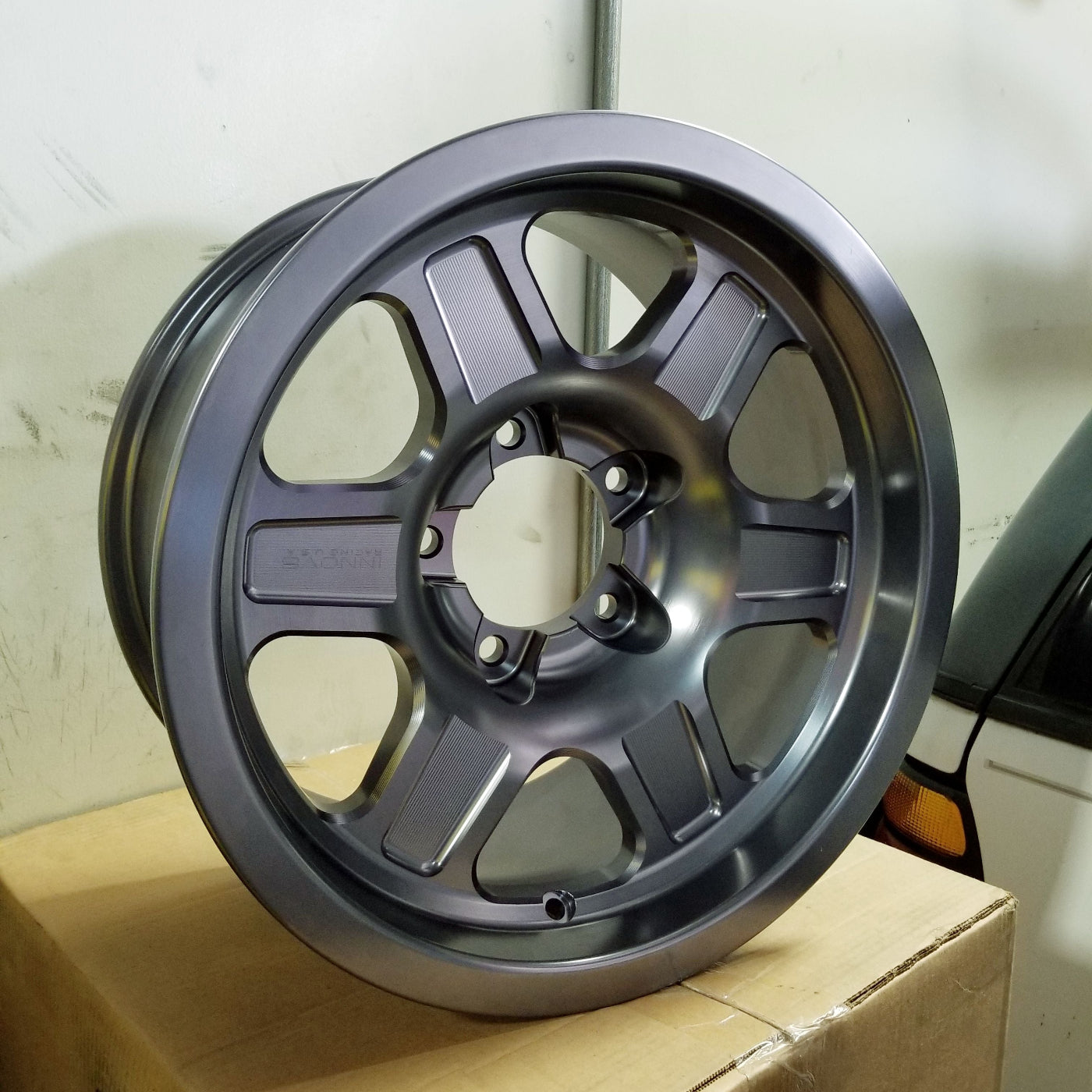 G400 Smooth Lip Wheel 18x9.0" 8 Lug Front View