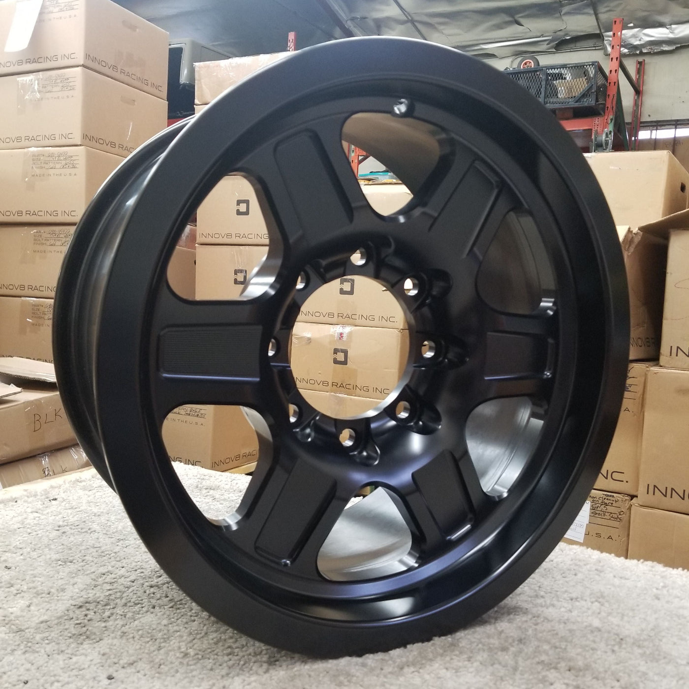 G400 Smooth Lip Wheel 17x8.5" 8 Lug Front View