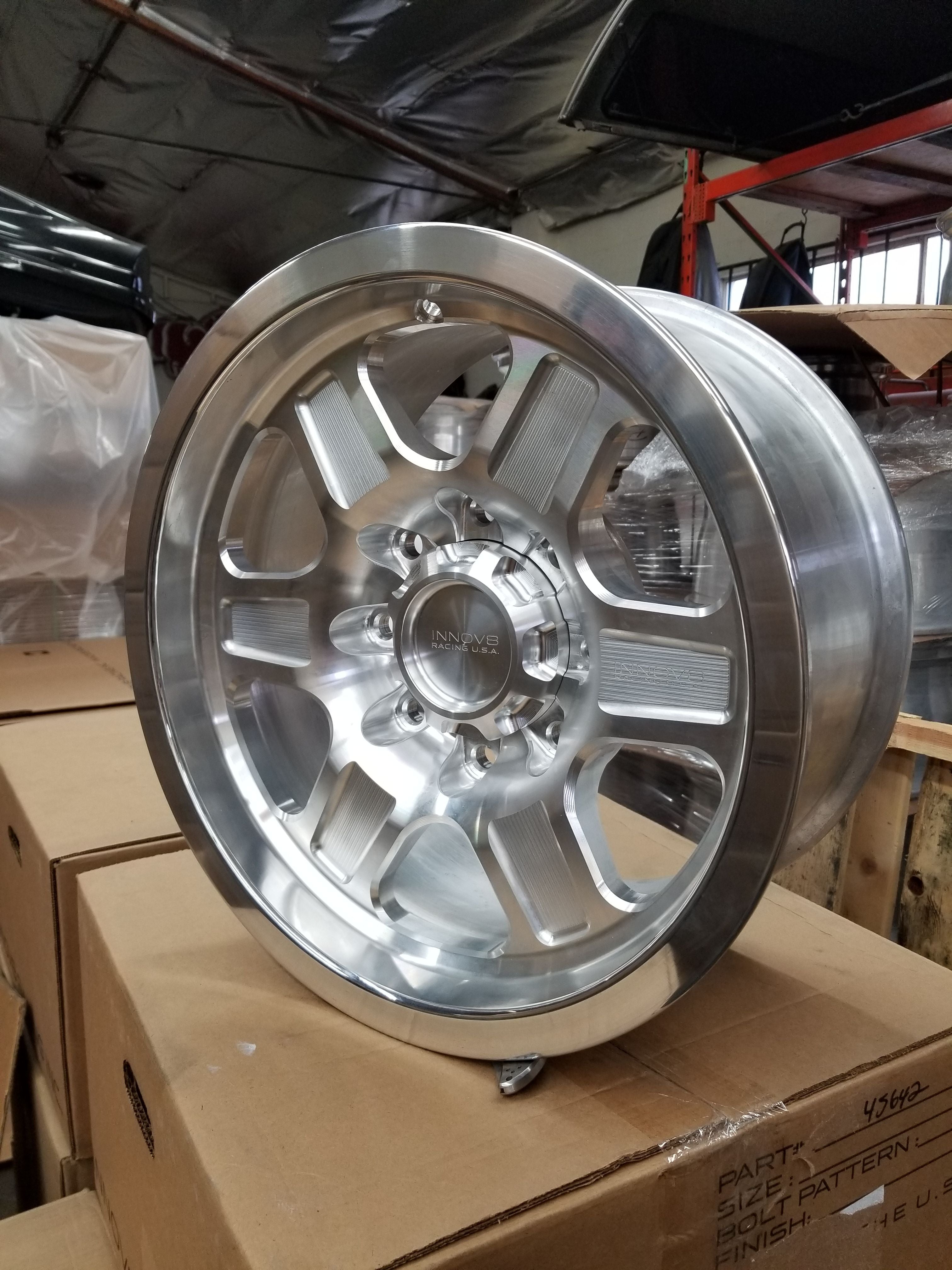 G400 Smooth Lip Wheel 20x9.0" 5 & 6 Lug