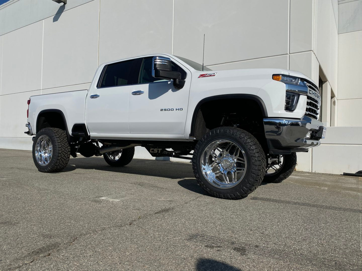 CST 20-25 GM 2500 / 3500 8″ Stage 4 Suspension System