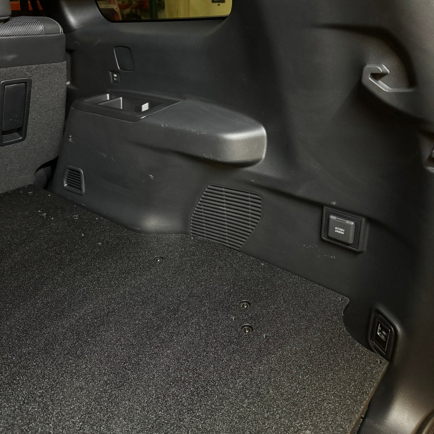 '24+ LC250 Explore Series Rear Plate System Close-up Display in vehicle 