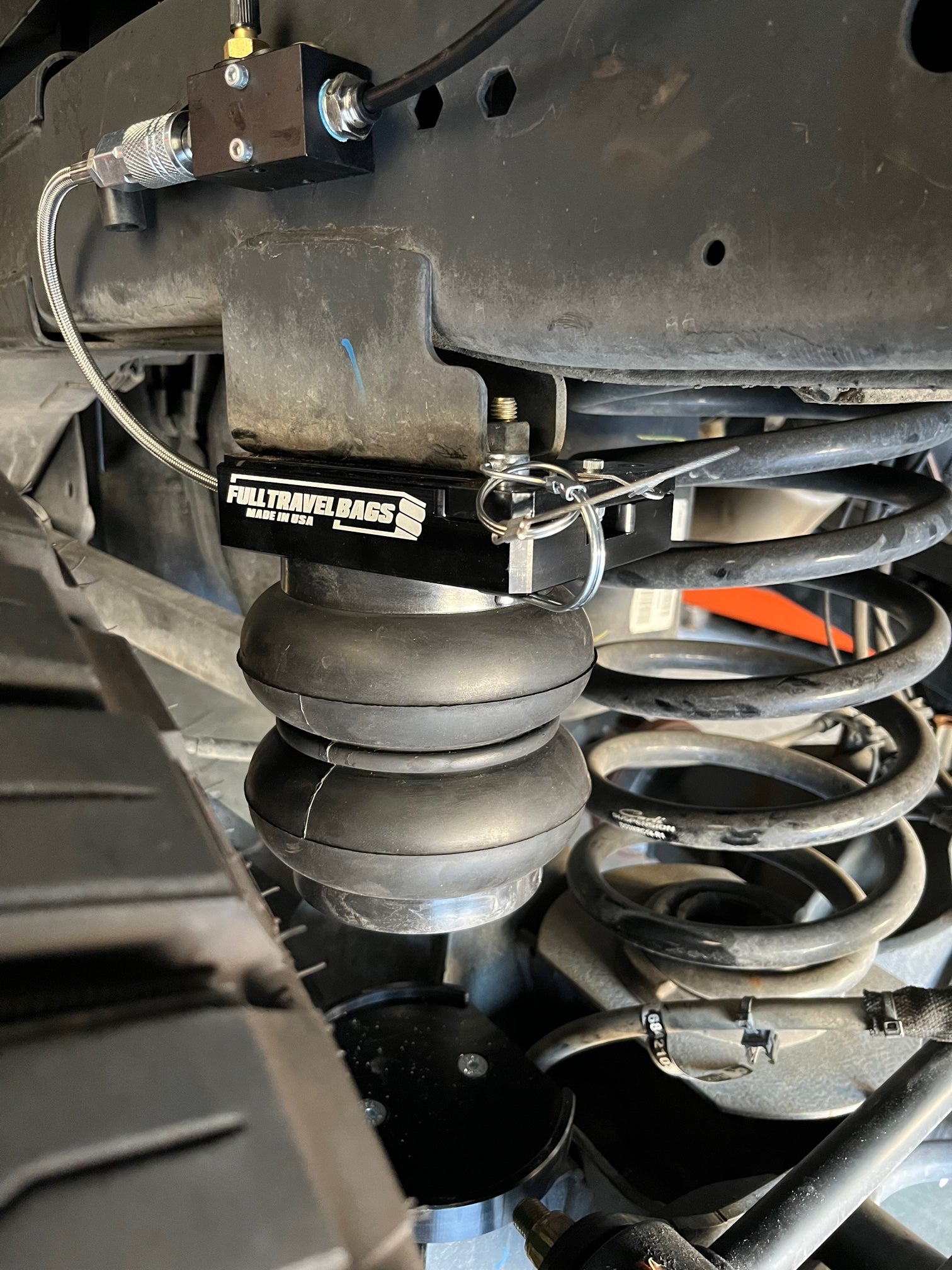 2014+ RAM 2500 Airbag Kit Front View