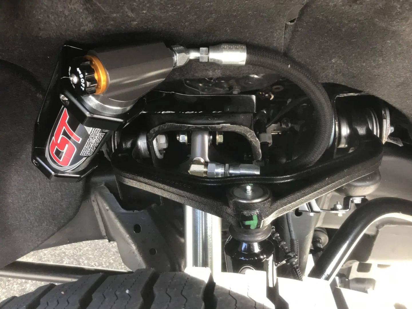 CST 20-25 GM 2500 / 3500 8″ Stage 4 Suspension System