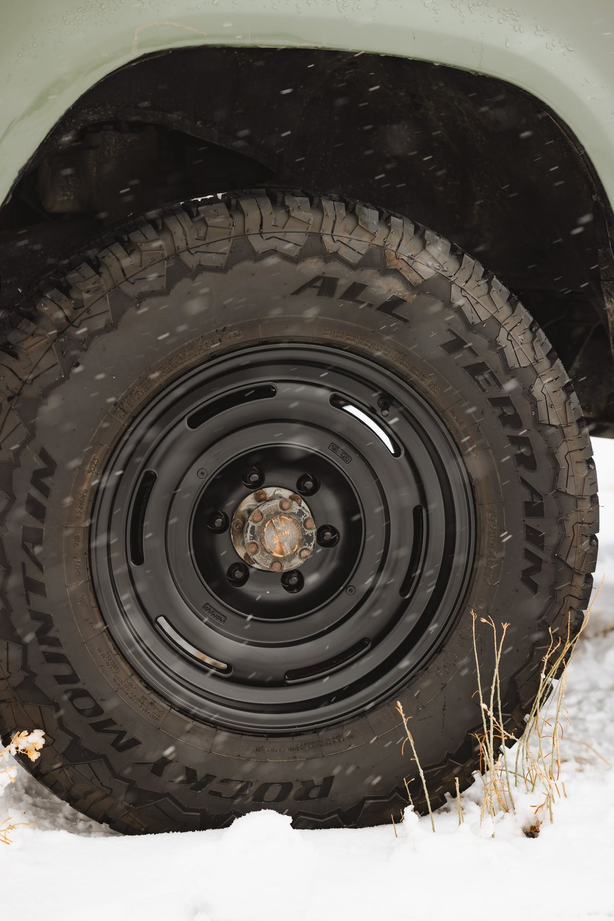 NOMAD 504 Field Satin Black Front View