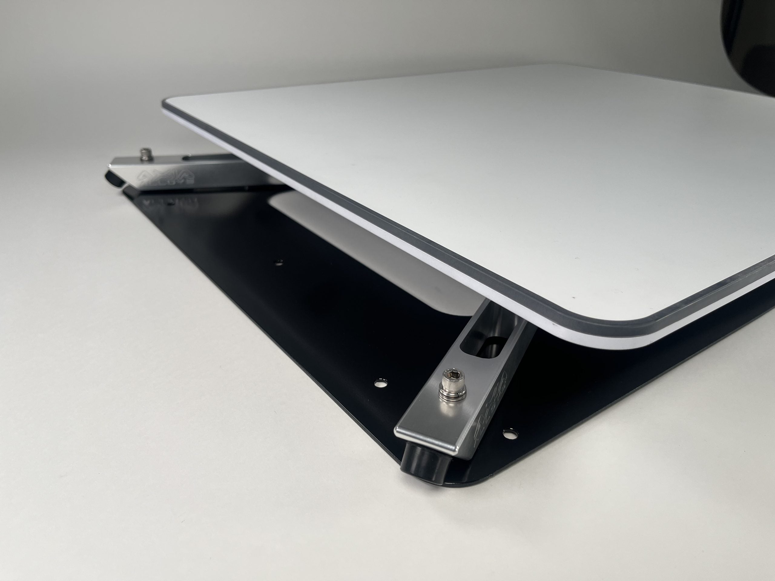 Starlink High Performance In Motion Dish Mount – STARLEGS