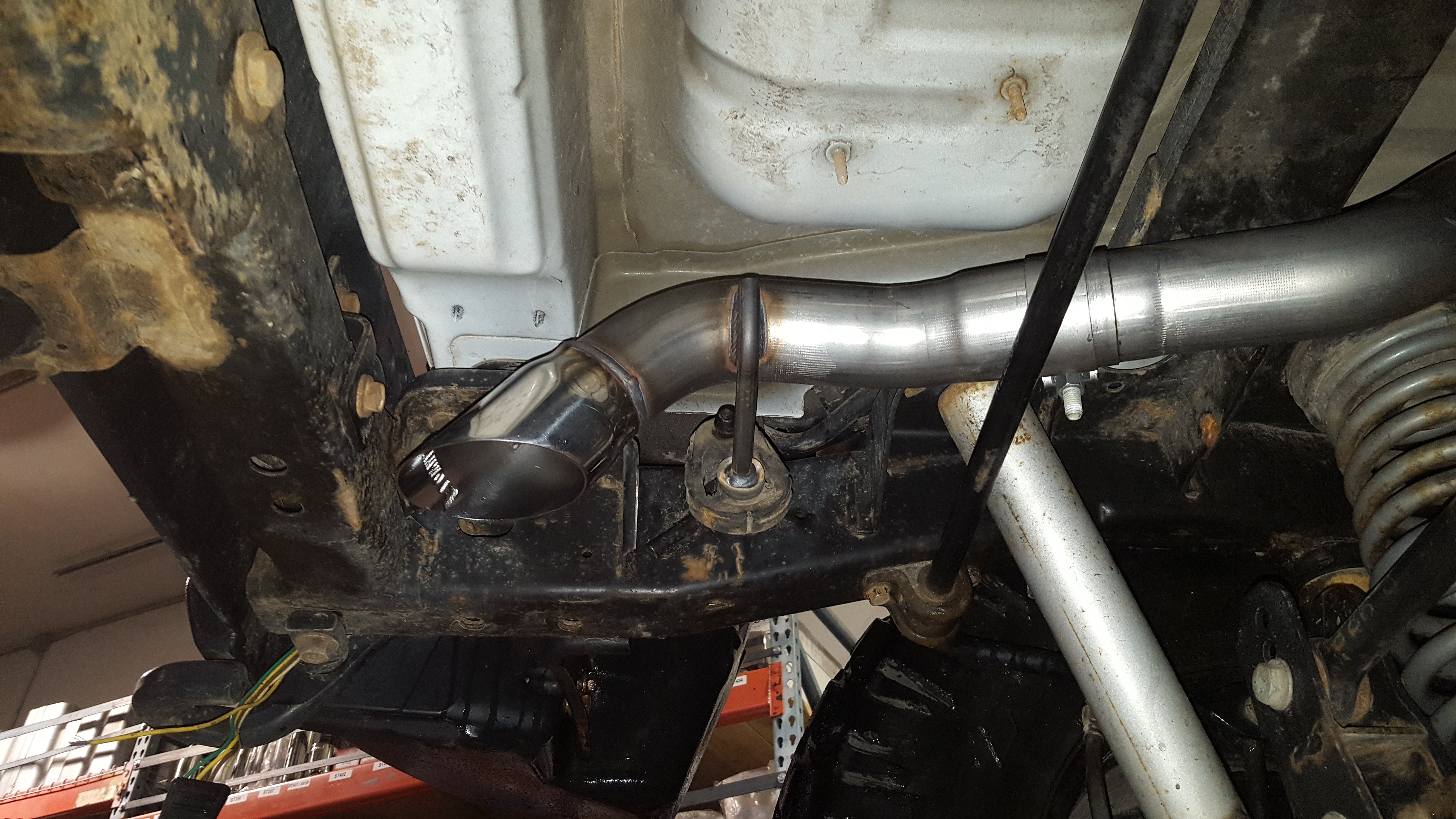 Flowmaster American Thunder Cat-back Exhaust System Front View